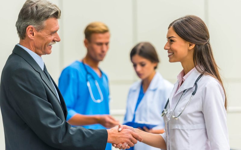 206953-saiba-o-que-observar-ao-contratar-empresa-de-medicina-do-trabalho